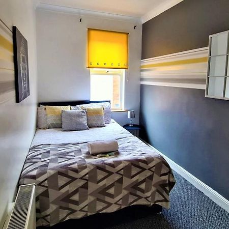 Lovely Spacious 5 Bedroom Home Near Chester City Centre Екстер'єр фото